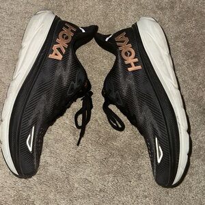 Hoka Clifton 9 running shoes
